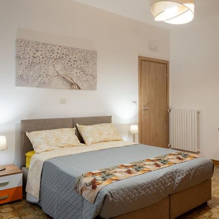 B&B Benvenuti Al Centro Caserta Eksteriør bilde