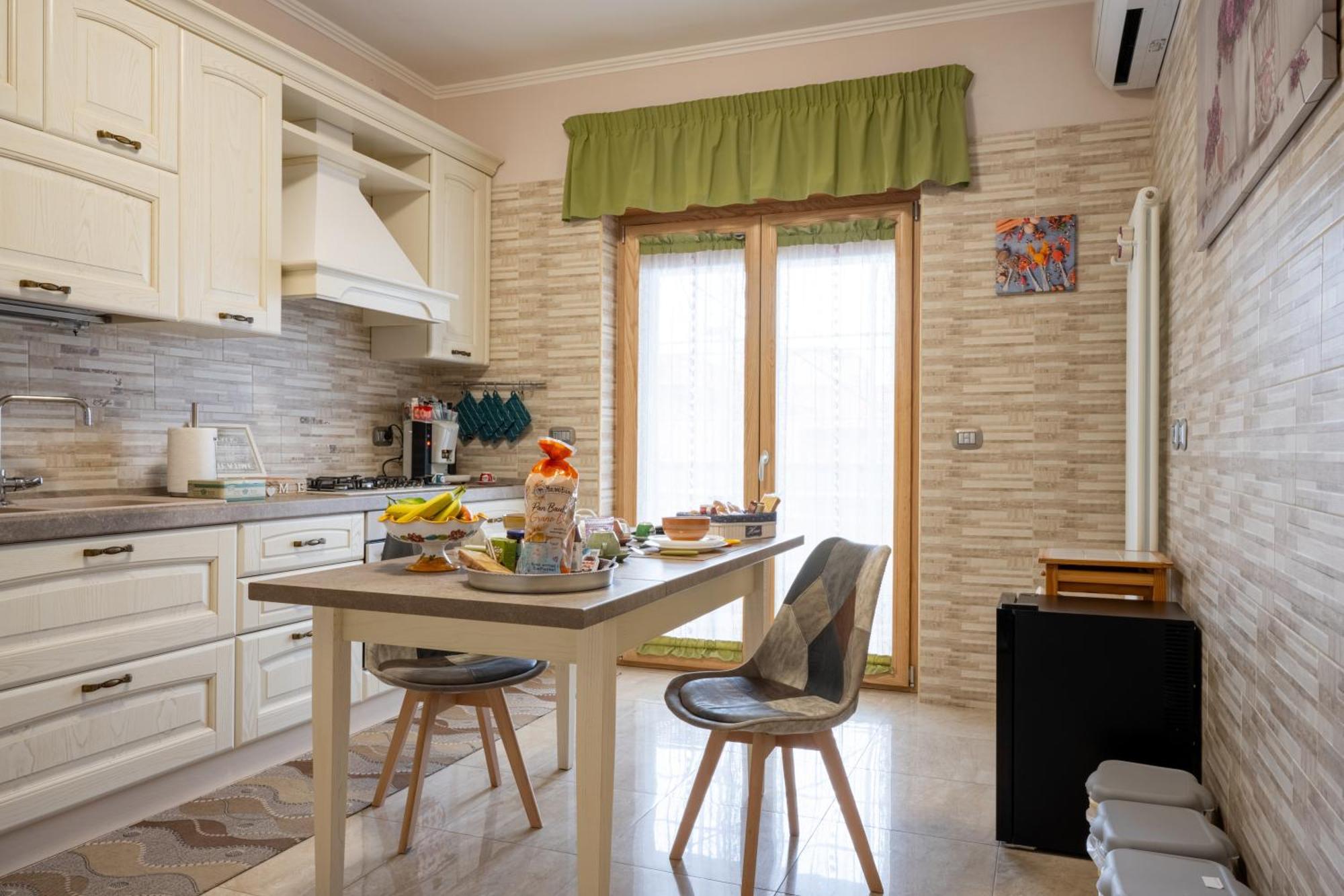 B&B Benvenuti Al Centro Caserta Eksteriør bilde